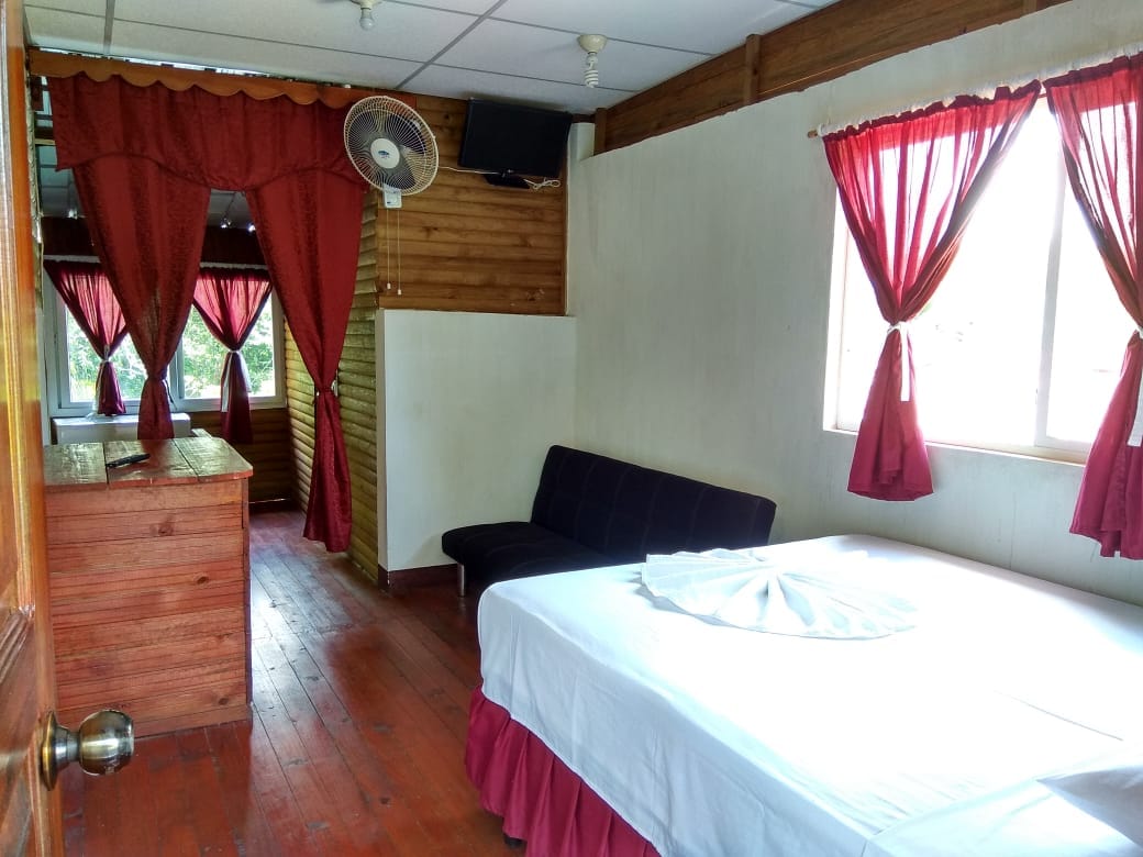 hotel la cabaña del viajero izabal guatemala (25)