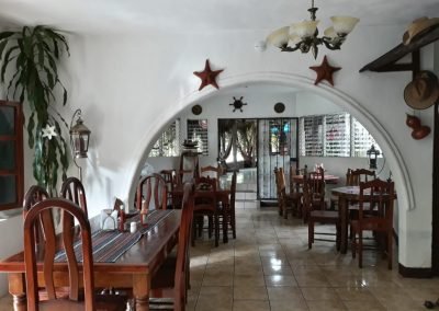 hotel la cabaña del viajero izabal guatemala (8)