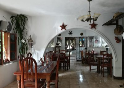 hotel la cabaña del viajero izabal guatemala (9)